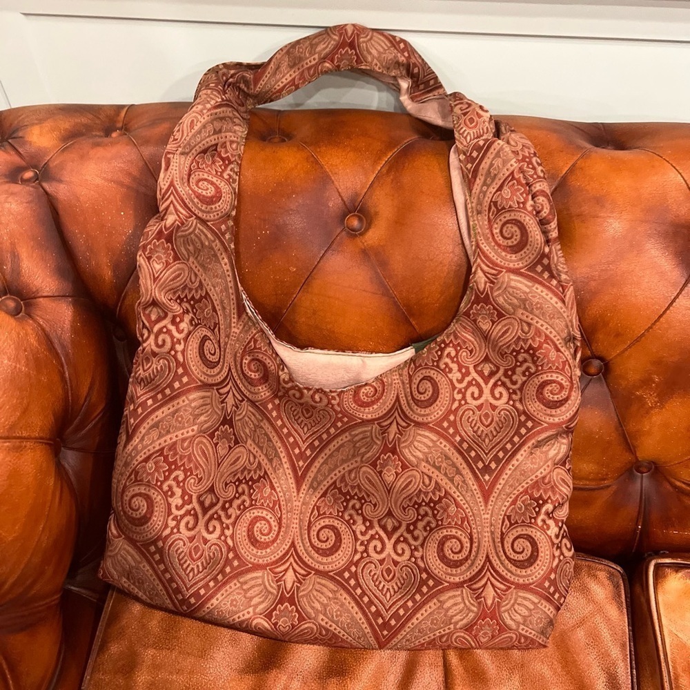 “Been there done it” hobo bag in GUC